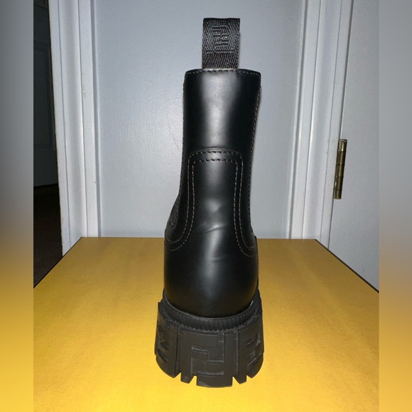 Leather Fendi Boots with FF logo on trim! - Picture 5 of 11
